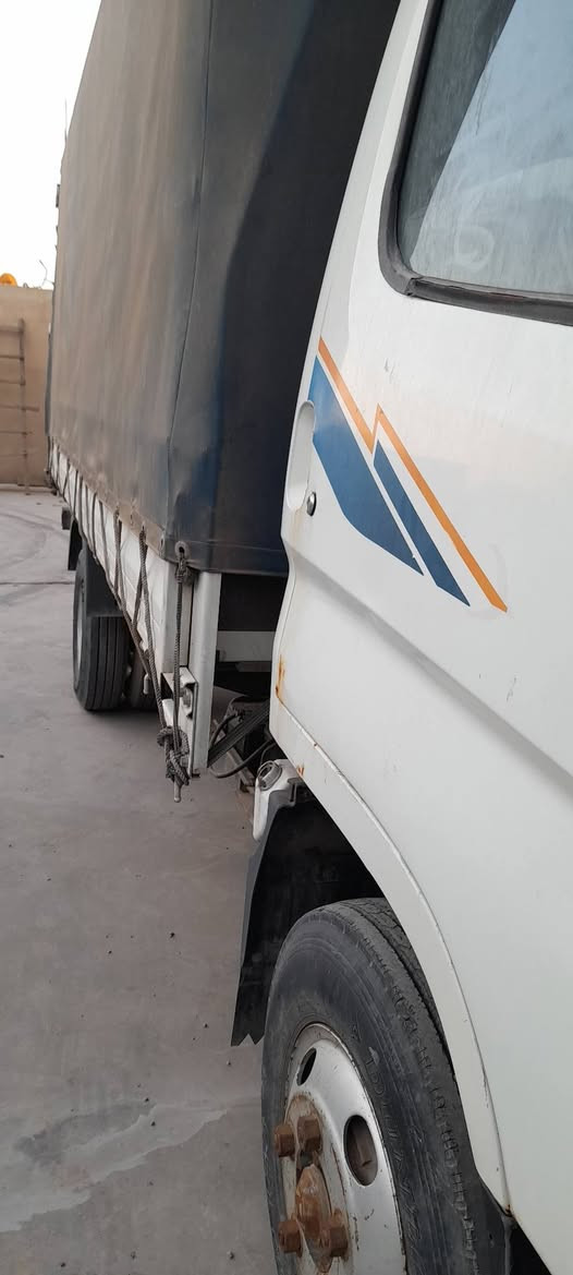 هونادي  وكنتر  عندي  
هونداي   موديل 2000 كير محرك   كشر  نضيف
رقم بغداد اصفر
السعر 97 💵 بيها مجال 
مكان بغداد 

 ***********
