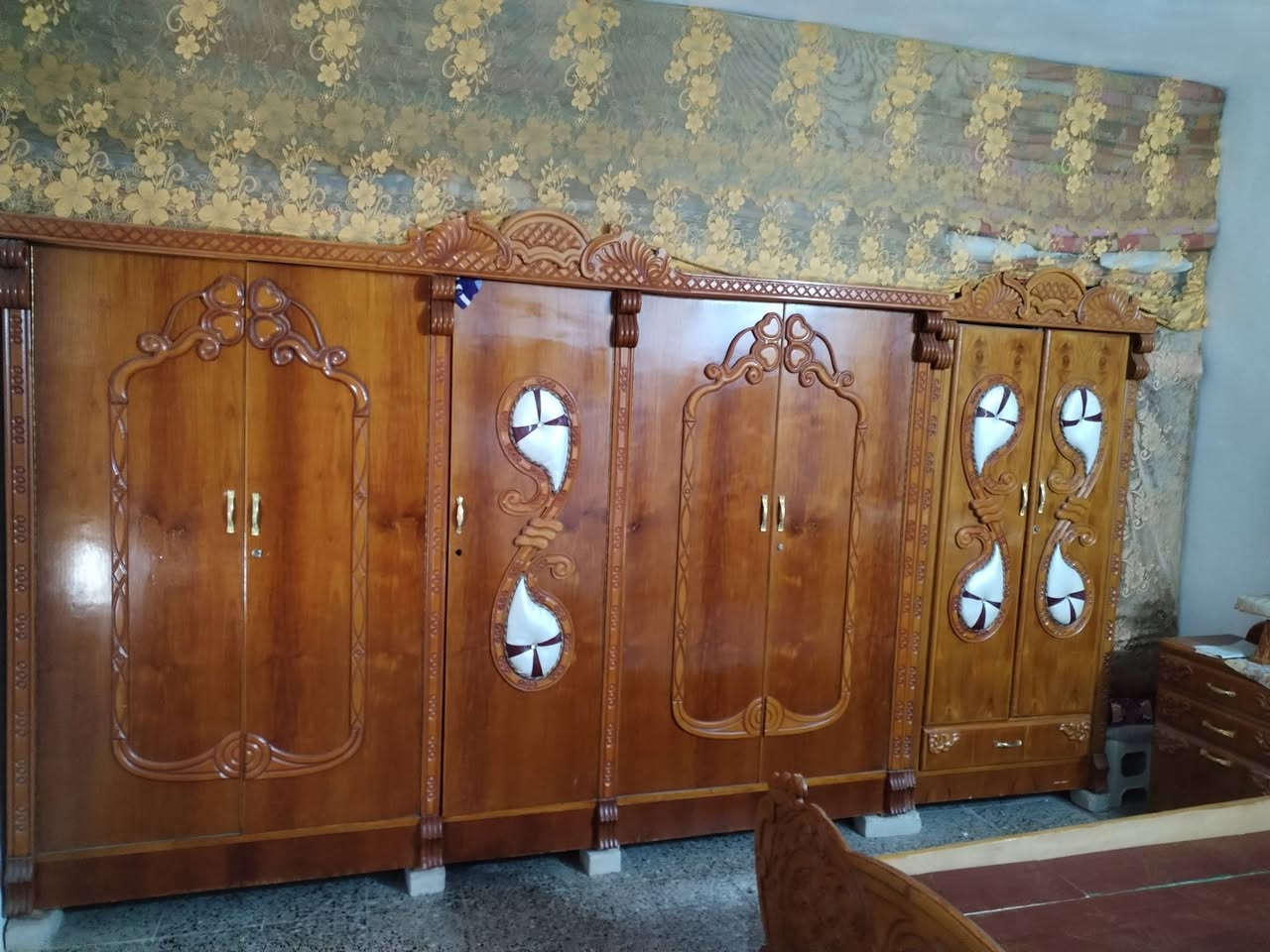 السلام عليكم ورحمة الله وبركاته
غرفه خشاب صاج اصلي
مستعمله للبيع
للأستفسار
***********
