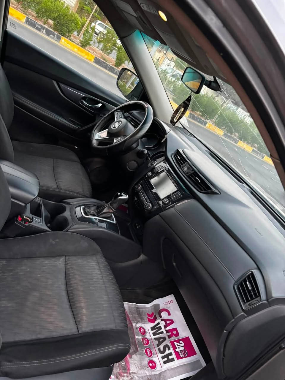 ١-نيسان روج موديل2019
مواصفات :Sv AWD دفع رباعي 

٢-محرك أربعة سلندر 2500مرغوب تنفس طبيعي بانزين عادي

٣-رادار امامي جانبي نقاط عمياء 

٤-تحكم ستيرن جهتين +

مثبت سرعة 

٥-كامرة وشاشة جبيرة ابل كار بلي 

٦-تبريد قطعتين وتحكم تبريد منفصل

٧-أنظمة قيادة سبورت ،وايكوا، ونورمان ،عادي
٨-كير اوتو+عادي
٩-كوبون بانزين موجود  
١٠-سياره رقم اربيل بسمي
سعر ١٧٥ وبيهة مجال بصيط ***********
مكان السياره كركوك
