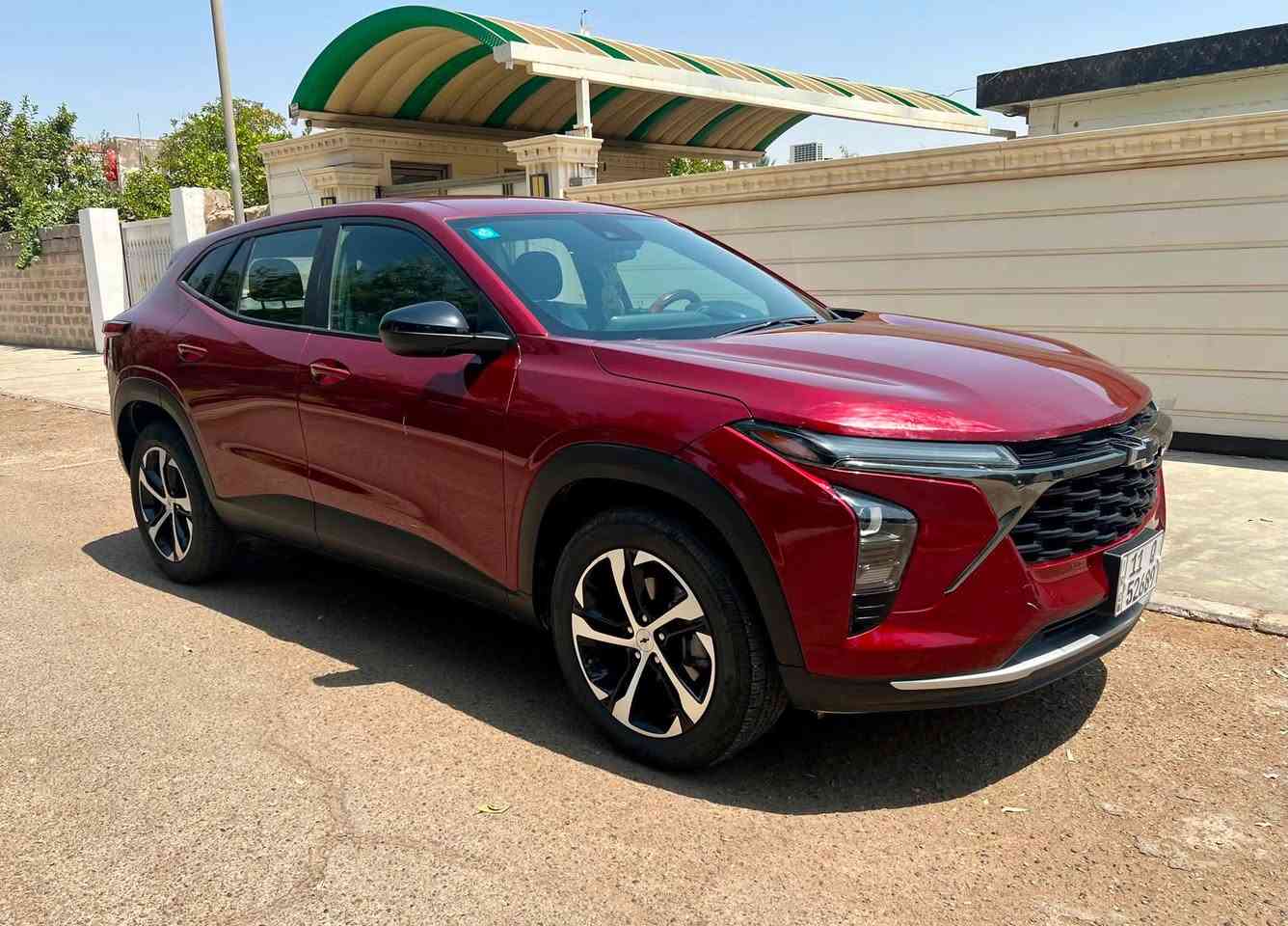 ✅ شوفرليت تراكس 2024  فئة RS
✅ رقم بغداد 
✅ الضرر كلش خفيف بدون صبغ صورة الضرر موجودة مع الصور 
✅ عداد المسافة : 44 الف كم 
✅ رادار 
✅ تحديد مسار 
✅ تحديد سرعة
✅ تحكمات ستيرن
✅ تبريد ممتاز
✅ كشنات امامي هيتر
✅ ستيرن هيتر مع رياضي RS
✅ ٦ سماعات
✅ هند بريك  بصمة
✅ كاميرا خلفية عالية الدقة، مع حساسات خلفية. 
✅شاشة فوول مواصفات مع دعم apple car play و android auto

✅ العنوان: سامراء 
السعر 145 $ وبيها مجال  
للإستفسار الإتصال 

‭***********‬

