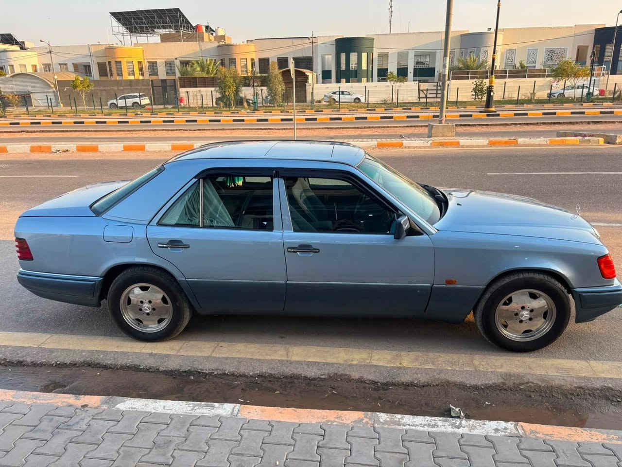 اعلان بيع 🆎

مارسيدس w124  🇩🇪دب 
سياره جاهزه تعمير جديد 
صبغ قماره قبق الجنطه فقط فره كامله مبدله وارد يابان 
غرفه وارد يابان 95 سعفه مخمل كهربائي مع عوازل جديده 
محرك خراطيم m104  تحويره كامله  
تبريد ثلج 
كهربائية شغاله وكامله 
سلايت جديد وارد 
تخم اطار 
حداديه جديده وجاهزه مال بيبي 
تخم سماعات اصليه 

رقم سياره انبار مالك نجف يستلم المشتري سنويه جديده مع لوحات انكليزي 

العنوان / النجف ملحق قريه الغدير 

*********** واتساب 

السعر 90 بي مجال للشراي
