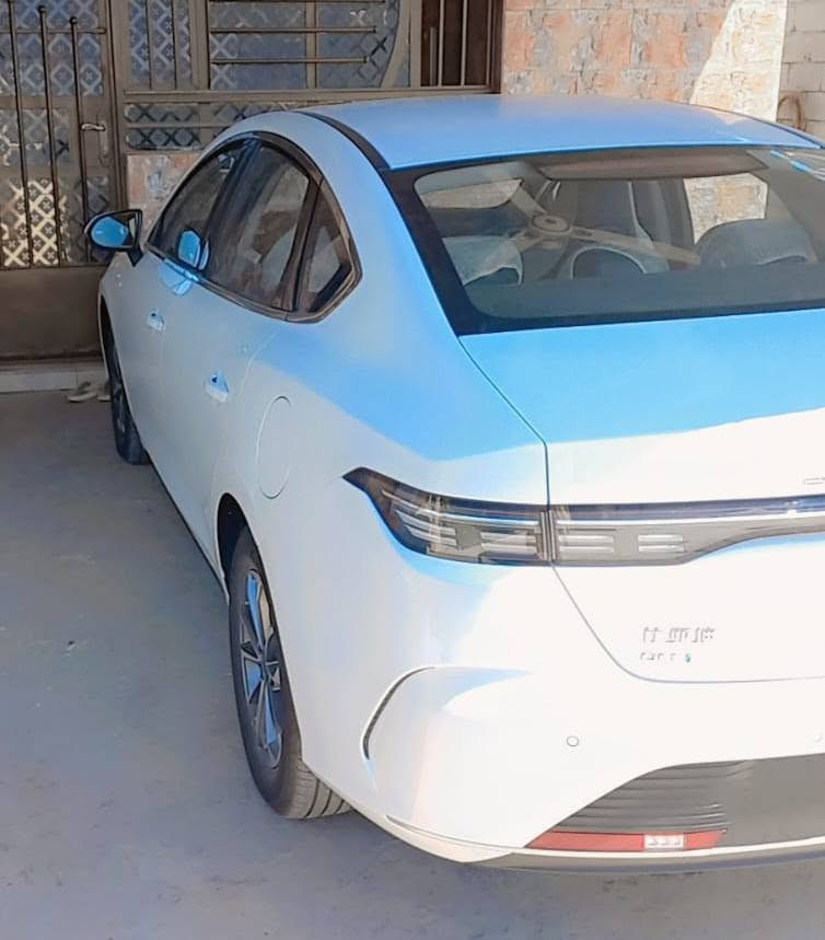 ديست روير  بسعر 21 مليون موديل2025 ماشيه كلي 7500 كم (سلاديروف+شحن+ بصمة وكارت+ ويل كب كروم+ كاميرا+ شاشة قلاب) مرقمه السيارة جاهزة ***********
