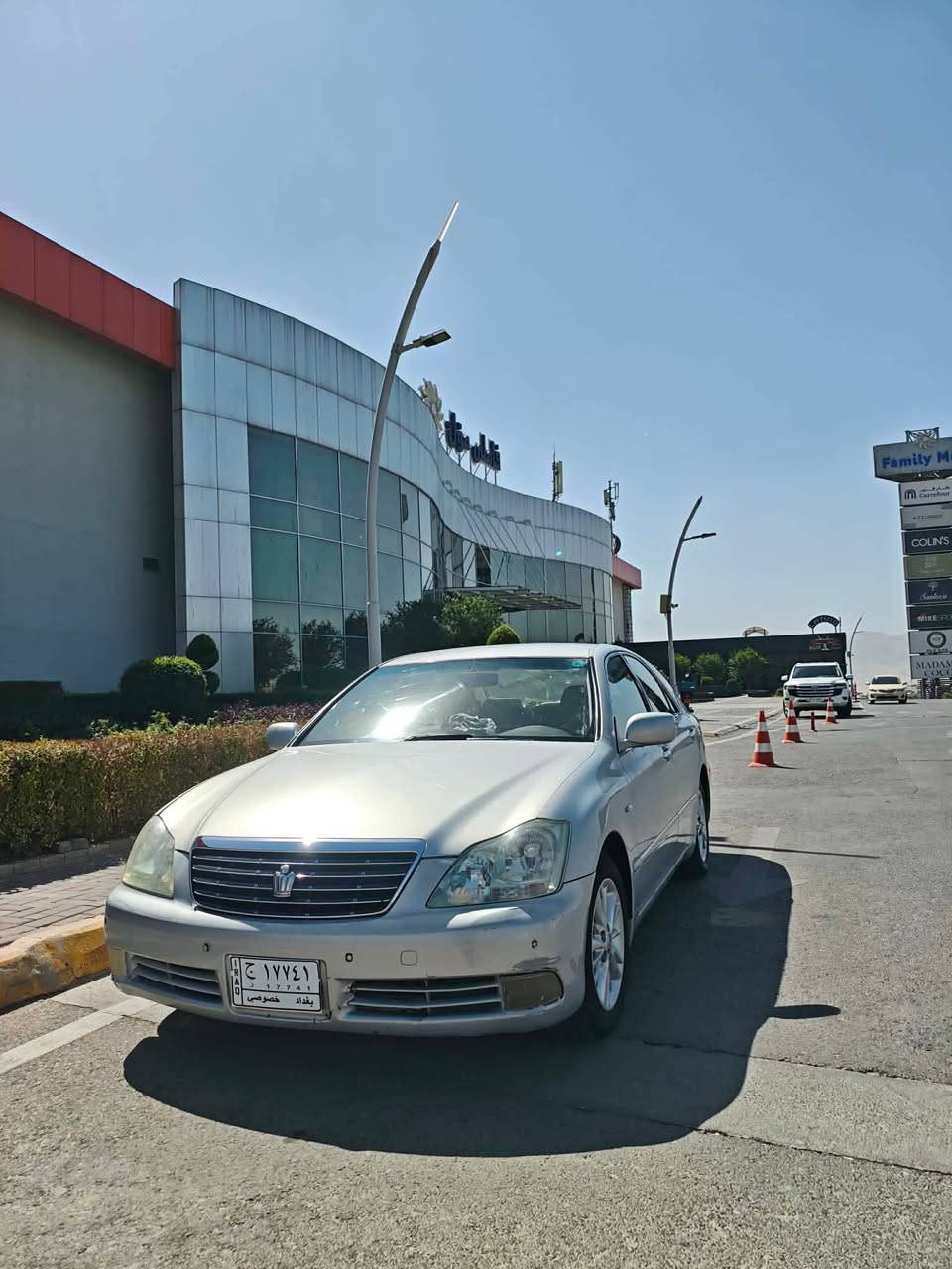 سلاوی خوا لە هەمولایەک
شاهینە 180
کۆدی نیە
کەم بەنزین خۆر 
بە شەرتی گیرو مەکینە
تەقەو رەقە بە شەرت تەبریت بە شەرت 
ڕەنگی بەحریە
2005
138رۆشتوە
پیشودوا حاسە 
بی سروف 
سعری 42 یەکتۆز مەجال 
***********
