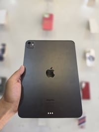 آيباد برو M4 • ٢٥٦ • بطاريه ١٠٠