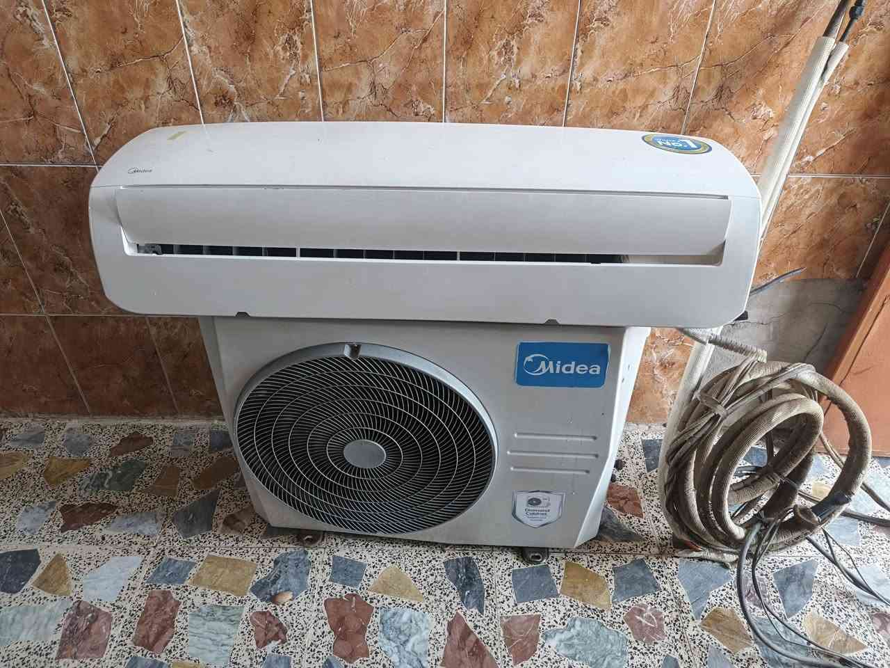سلام عليكم سبلت نوعيتة ميديا ثنين طن كاملات ملحقاتة ماعرف شنو ظررة سعرة ٢٧٥ رقمي ***********
