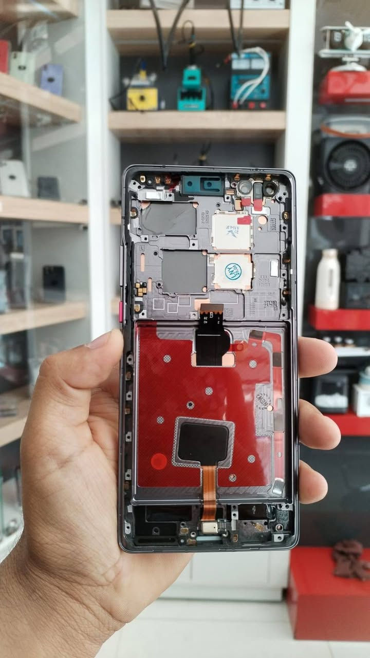 وصلت الآن! وجبة جديدة من شاشات الأجهزة  المزودة بالفريم (Frame) 📱✨
مميزات الوجبة الجديدة:
 جاهزة للتركيب فوراً: شاشات كاملة مع الفريم الأصلي لضمان ثبات تام وسهولة في الصيانة.

 دقة عالية وألوان واقعية: أداء مطابق لشاشة الجهاز الأصلية من حيث السطوع واستجابة اللمس.

 تطابق ممتاز: خامات متينة تناسب هيكل الجهاز بدقة بدون أي فراغات.

 متوفرة لمختلف الموديلات: (سامسونج، أنفنكس، شاومي، هواوي، وغيرها).

📦 للطلبات الجملة أو المفرد:
تواصل معنا عبر الواتس أو اتصل بنا على الرقم: ***********
📍 العنوان: واسط - النعمانية - شارع 13⁠
🚚 يتوفر توصيل سريع لكافة المناطق.
