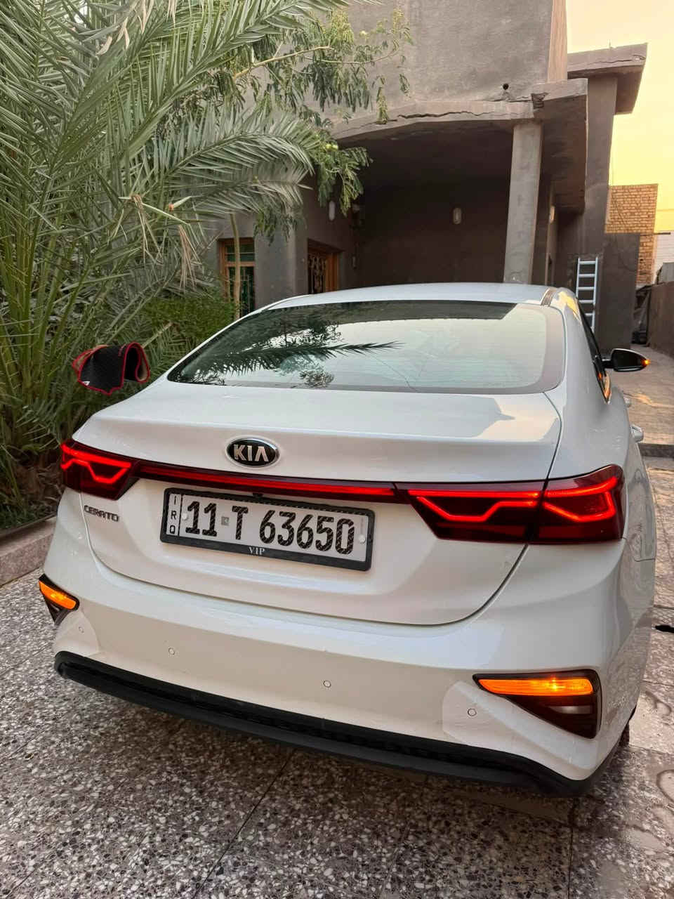 السلام عليكم ❤️
كيا سيراتو 2019 خليجي مكينه 1600 
رقم بغداد باسمي تحويل مباشر 
ماشيه 95 الف 
السياره بدون صبغ بدون تبديل فقط مكانين بارد 
السعر 142 بيها مجال للشراي مكاني سماوة 
الاستفسار ***********
