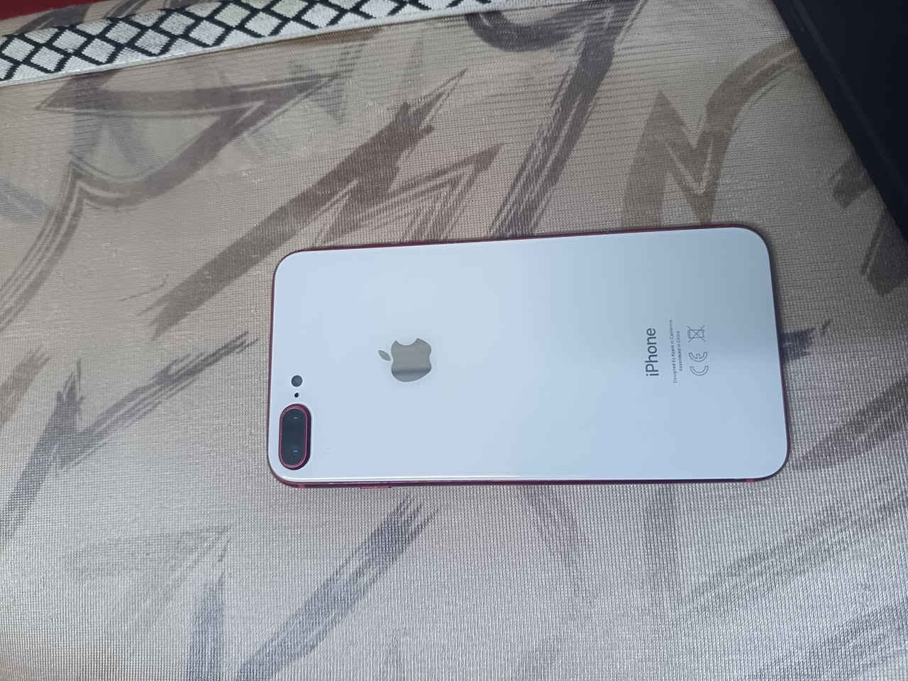 آيفون 8 بلس • ٢٥٦ • بطارية ٧٩٪