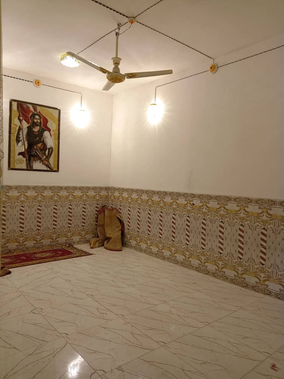بيت للبيع ١٥٠ متر محجوز مبادره في حي المنتظر خلف البزل كما مؤشر بالصوره بشارع قيس ال محمد الشعيبي سعر مناسب للتواصل ***********
