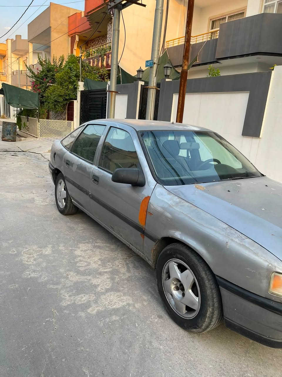 فكترا

موديل 1994
محرك 20 
كير ومحرك شرط 
سعر 28 وبيها مجال 
للتواصل 
***********
