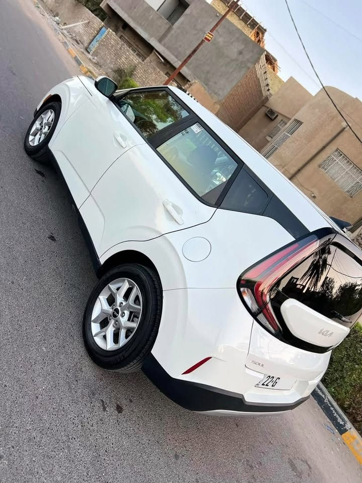 السلام عليكم 

- كيا صول  2023 ( kia soul )

- رقم اربيل الجديد تحويل تحويل او وكاله حاضر

- مكينه  2000 DOSH

- ماشيه 57،500 الف كيلو حقيقي

- السعر 143 وبي مجال

- اللون ابيض 

المواصفات :-  

* شاشه  حجم الكبير + كامرة 

* تحديد مسار + قياده ذاتيه 

* رادار امامي + خلفي + جانبي 

* تحكم  ستيرن فول

- حادث السياره بابين فقط والسونار بالمنشور

- مكان السياره بابل الحله المركز

- السيارة مكفولة من ناحية المحرك والكير والشاصي واللغد والسونار موجود

للاستفسار / الاتصال على الرقم او الواتس 

***********
