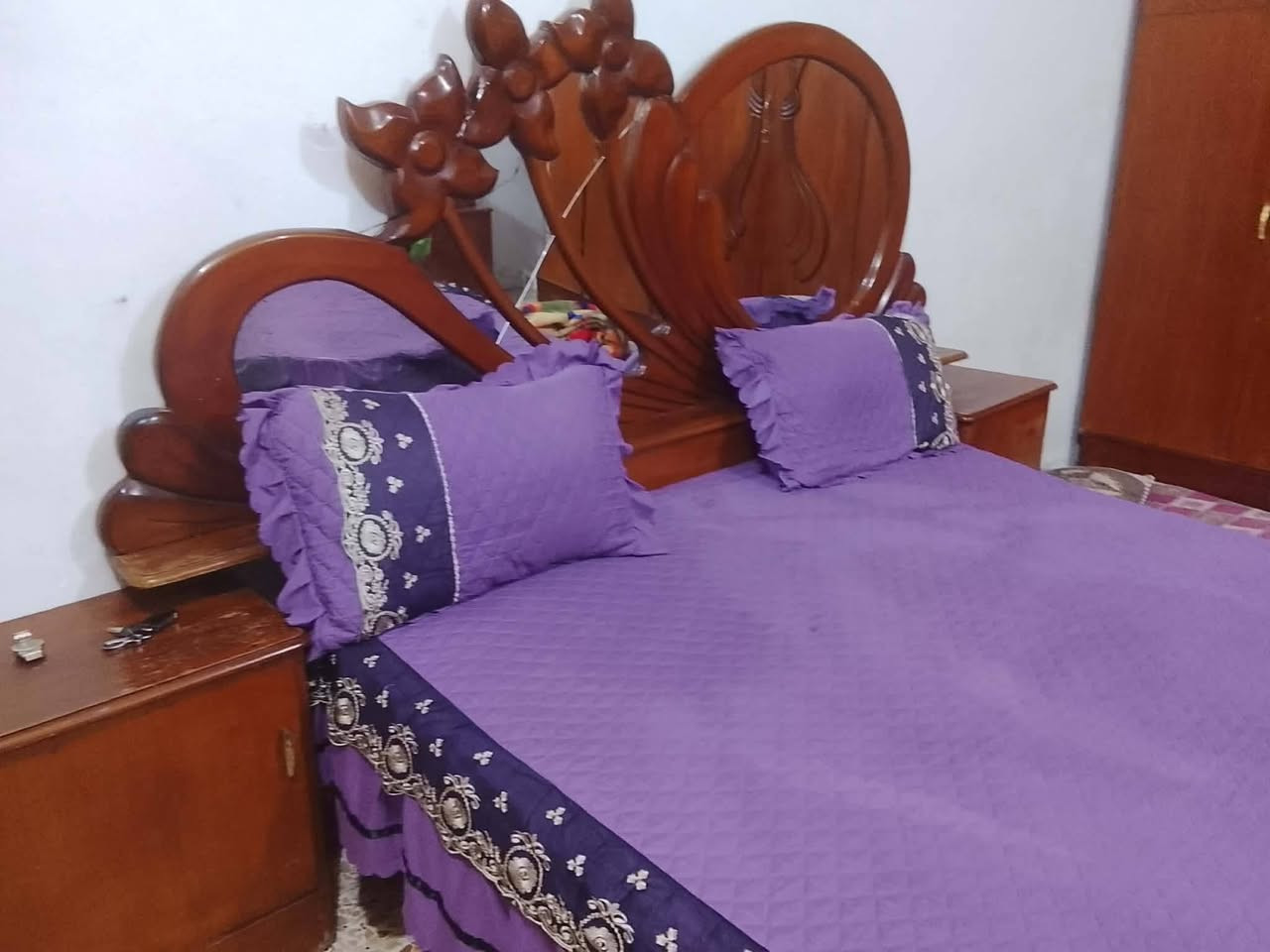 اخشاب للبيع المعرض جديد زلغ مابيه 3مترات داخله مغلف جام للاستفسار الاتصال بالرقم *********** او خاص
