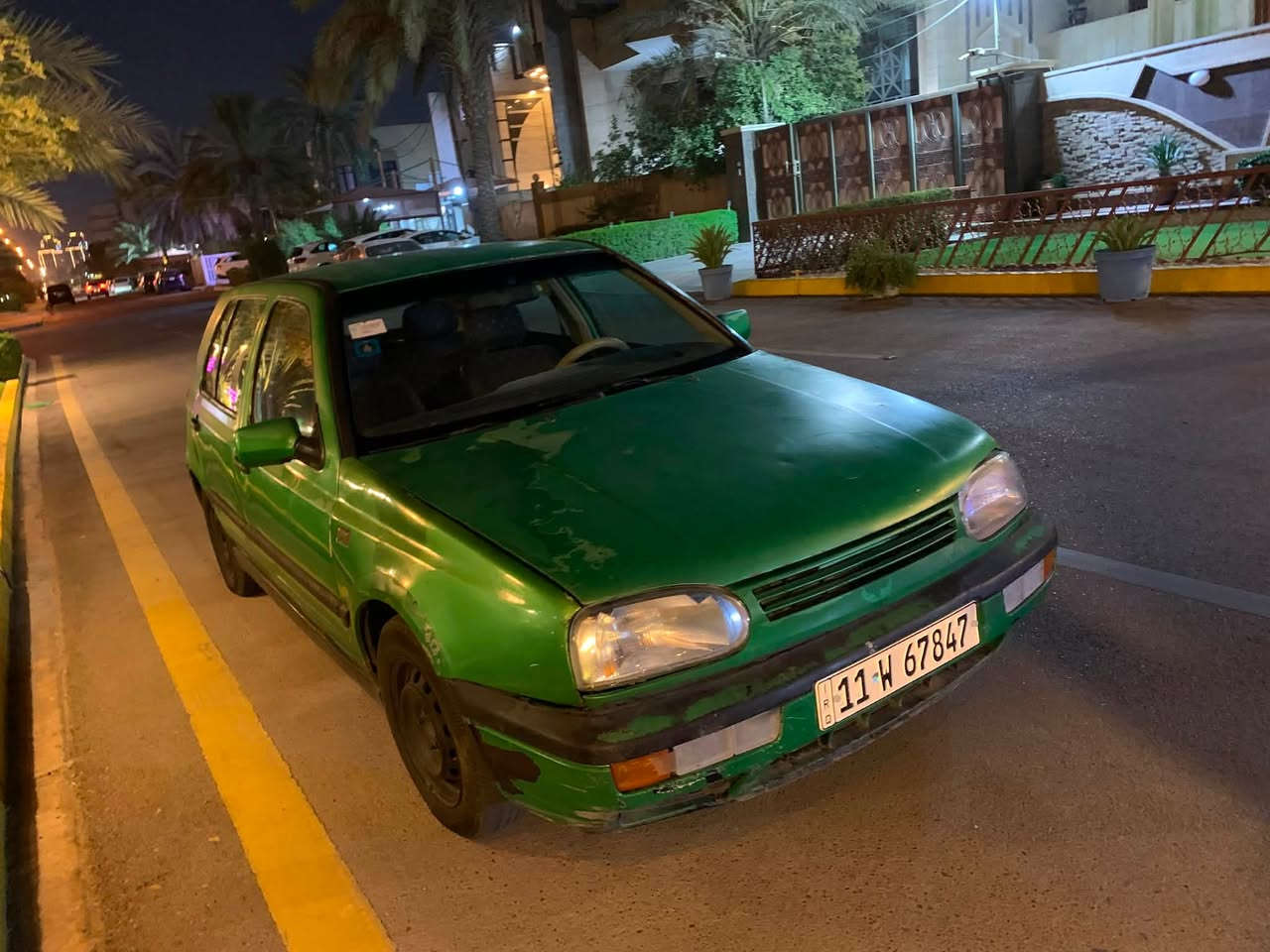 🚗 فولكسفاغن كولف موديل 1995 للبيع

🔹 محرك 1800 DOHC مرغوب
🔹 كير أوتوماتيك 4 نمر
🔹 مراوح كهربائية كورية، يعني انسى الحرارة 🌡️
🔹 راديتر جديد
🔹 ولف حرارة جديد
🔹 واتر بمب جديد
🔹 التبريد شغال، فقط ناقص غاز
🔹 صدر جديد
🔹 مشط ستيرن جديد
🔹 جامة أمامية جديدة
🔹 رقم بغداد دولي
🔹 هزّة وسنوية جديدة
🔹 السيارة جاهزة للاستخدام

📞 للجادين فقط *********** 
المكان بغداد حي العدل لمعرفة السعر ارسل تم

