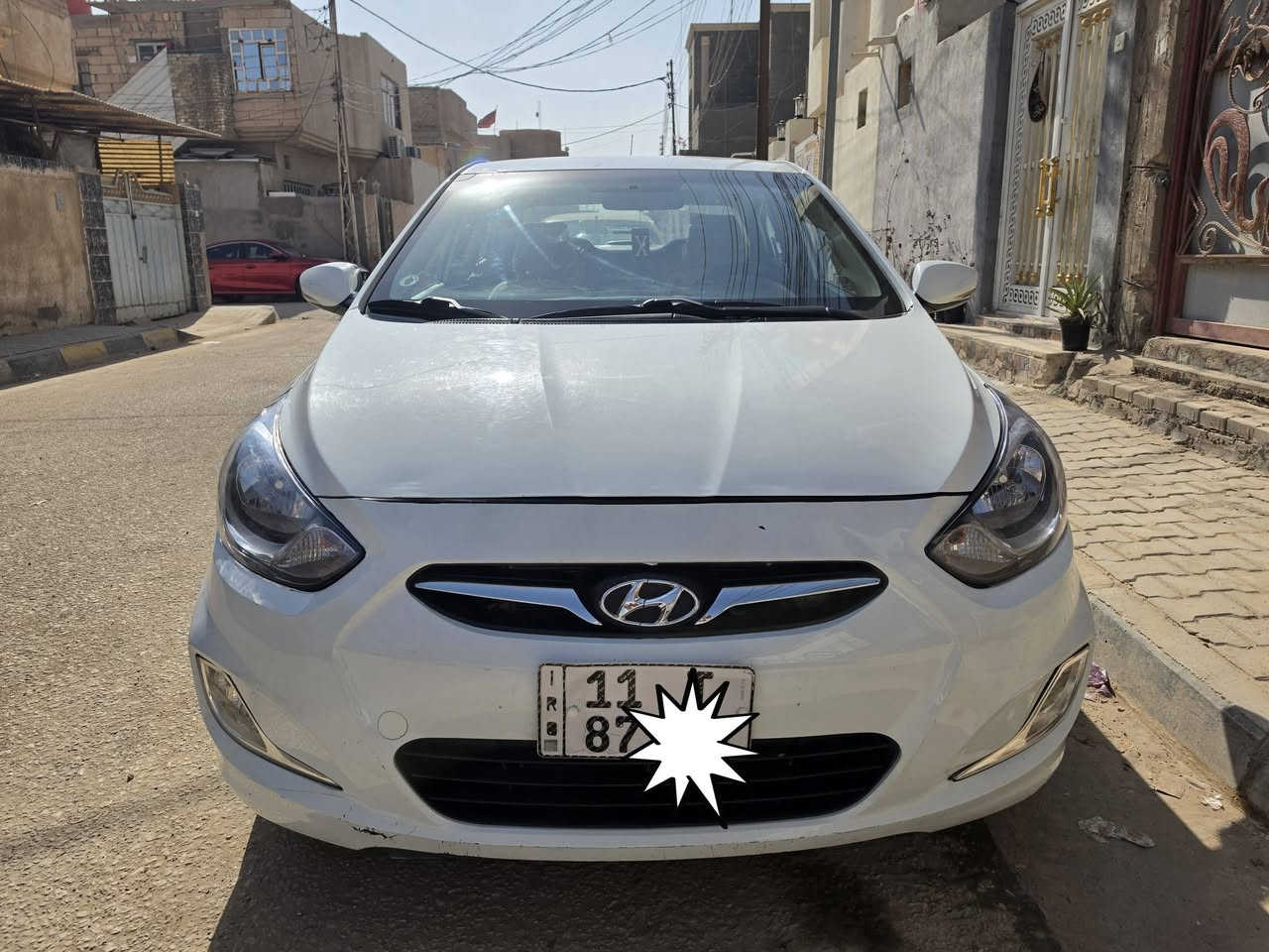 اكسنت ٢٠١٥ موجوده بكربلاء رقم بغداد باسمي السياره فيها  رشة صبغ جاملغ وباب  السياره جاهزه من كلشي والحمد لله محرك ١٦٠٠ السعر ٨٩ للاتصال ***********
