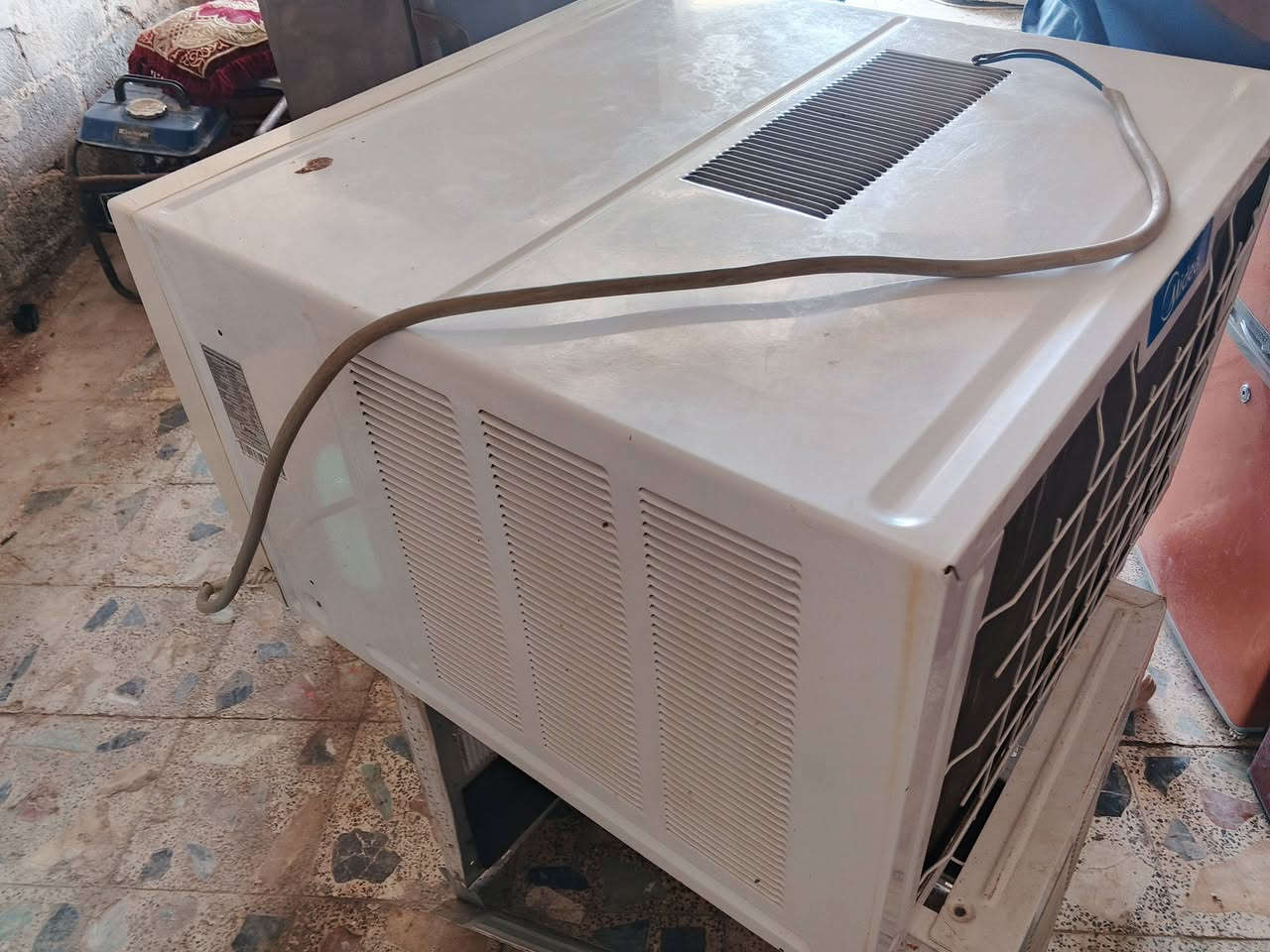 سلام عليكم ورحمة الله وبركاته
مكيف مكفول كفاله عامه 
نوعيه ميديه كله على بلاد 
شرط التبريد 🥶 
سعر 240وبي مجال بصيط 
‏‪***********‬‏بي واتساب 
‏‪***********‬‏بي تصال
