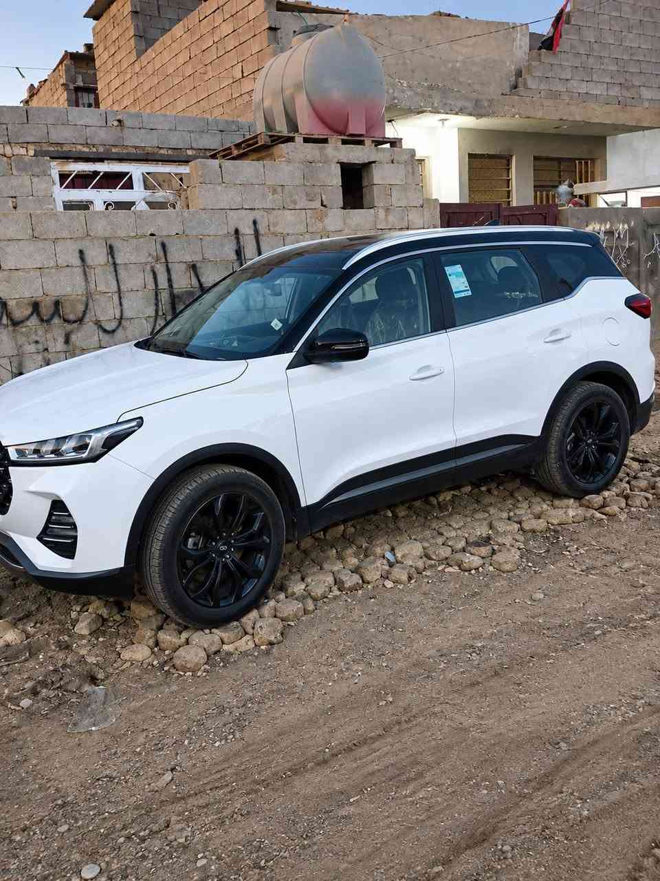 تيگو 7 برو 2024 محرك 2.0 T تيربو 
ماشية 2000 صار شهر من طلعت من الشركة رقم بغداد بسمي مشروع 
مواصفات صندوق كهربائي التحكم على المنحدرات فتحة السقف بصمة نوافذ كهربائية حساس المطر شاشة نظام المفتاح الذكي نظام بدء التشغيل مقاعد كهربائية 8 وسادة هوائية قفل مركزي للأبواب مانع الانزلاق عرض المعلومات على الزجاج الامامي إنارة محيطية رادار ستائر خلفية ABS کشافات ضباب تحذير مغادرة المسار نظام مانع السرقة التحكم الإلكتروني في الثبات مثبت السرعة التكيفي حساسات ضغط الإطارات نظام مساعد الازدحام المروري نظام التحذير من حركة المرور الخلفية 
السيارة جديدة وضمان 7 سنوات مكانها واسط سعرها 157 وبيها مجال الاستفسار 
***********
