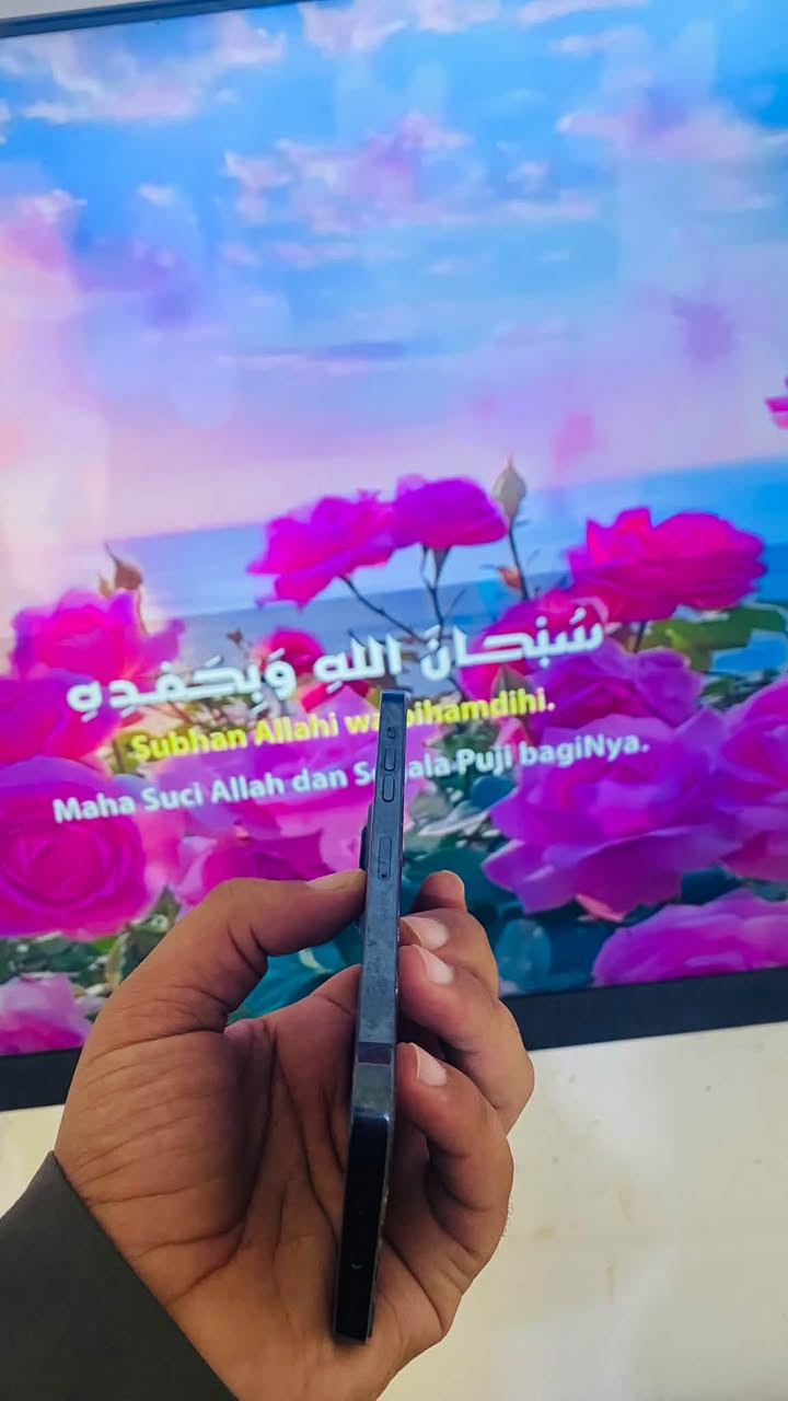 السلام عليكم 

             12 برو ماكس 

ذاكره 256 

               بطاريه 78 بلاد 

للتواصل *********** او خاص
