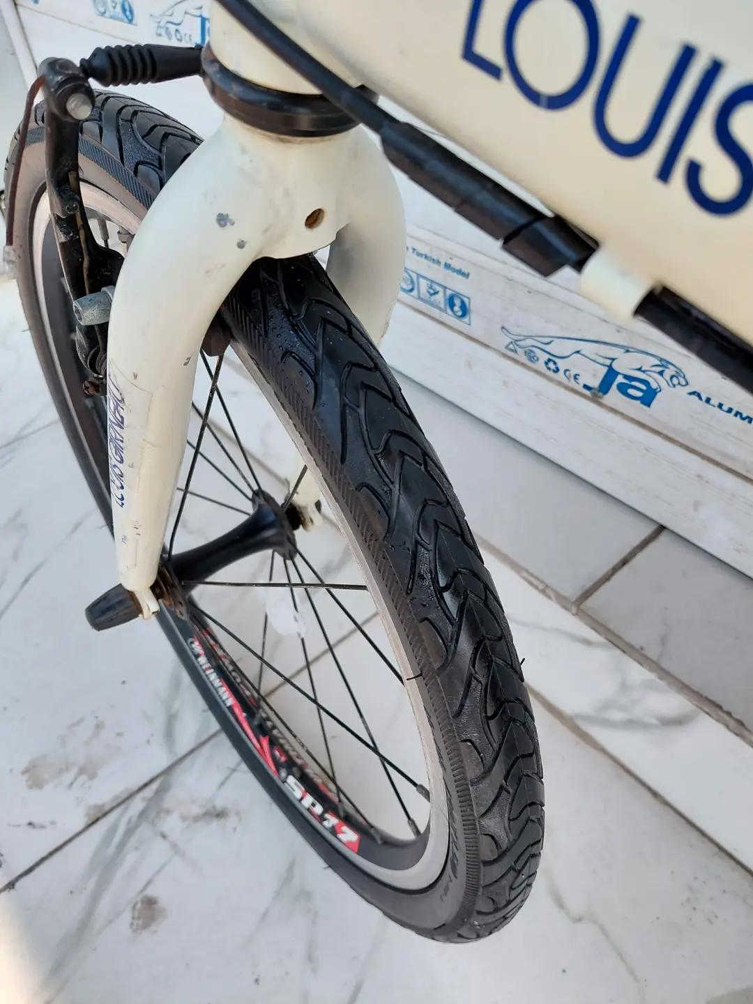 LOUIS GARNEAU FOLDING BIKE حجم 20 المنيوم بالكامل    ✈يوجد توصيل لجميع المحافضات ✈ كركوك مدخل سايدين حي الاسرى والمفقودين  معرض ابو شيفان ( *********** )
