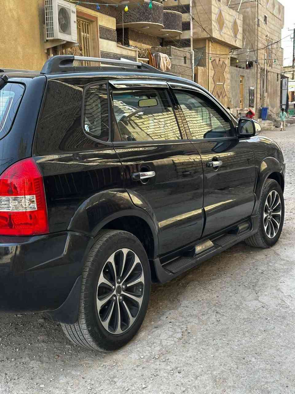 توسان 2009كفاله عامه من صبغ وضربه وكير مكينه جديده سياره خليجيه سياره رقمهه أربيل والسياره حالين بغداد مكينه الفين وماشي20500  /***********
