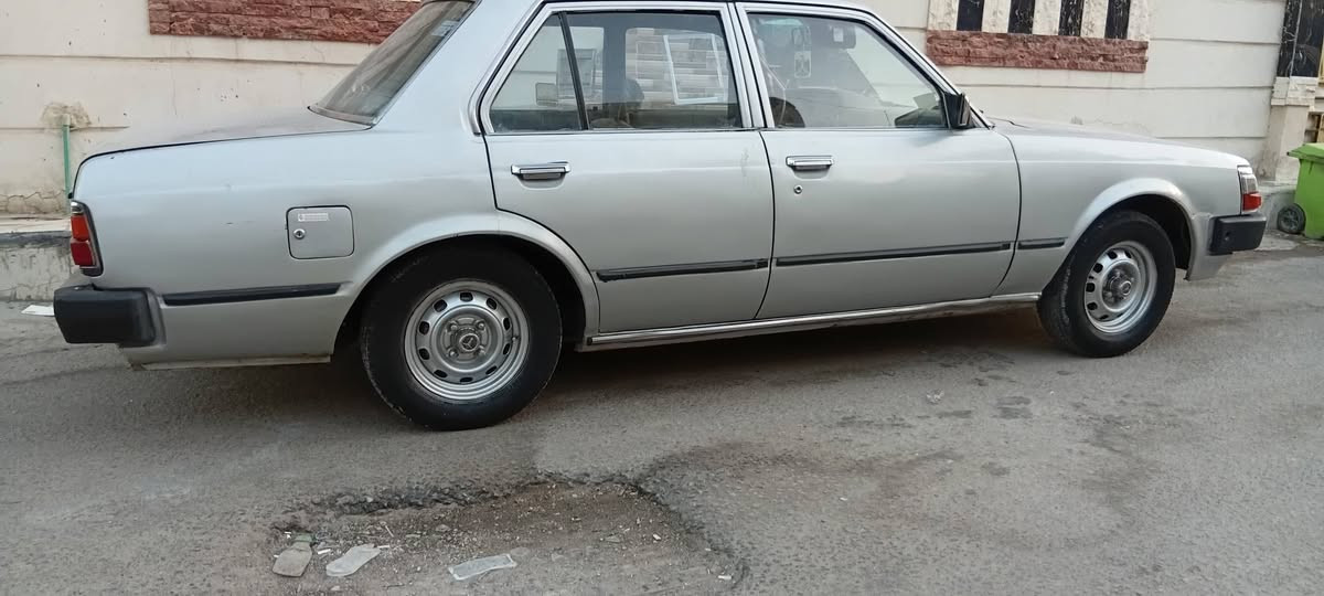 كرونا مديل ٨١  لون رصاصي محرك ١٨٠٠ والكير مكفولات نضيفه وجاهزة سعر ٣٥ وبيه مجال لطيبين المكان كربلاء ***********
