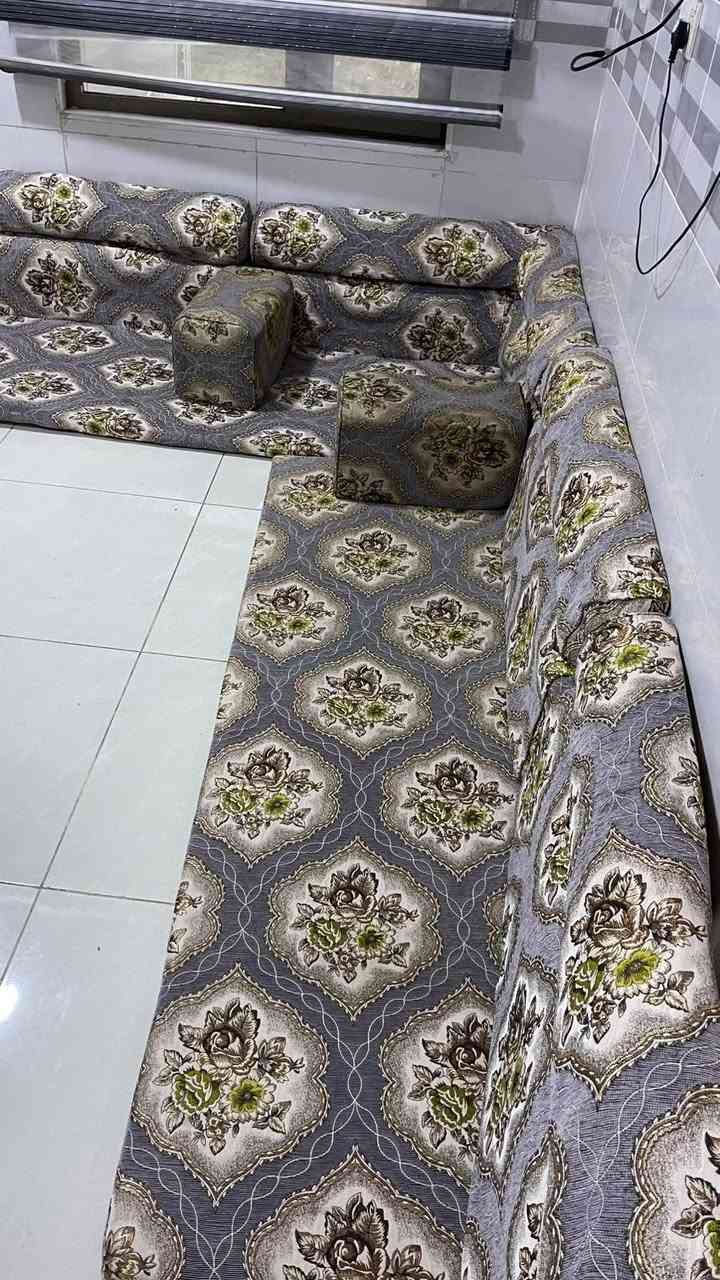 جلسه سعوديه الاصليه حبيبات مضغوطه وجهين 14 متر المكان مجمع الاميرات لاتصال *********** النجف, العراق
