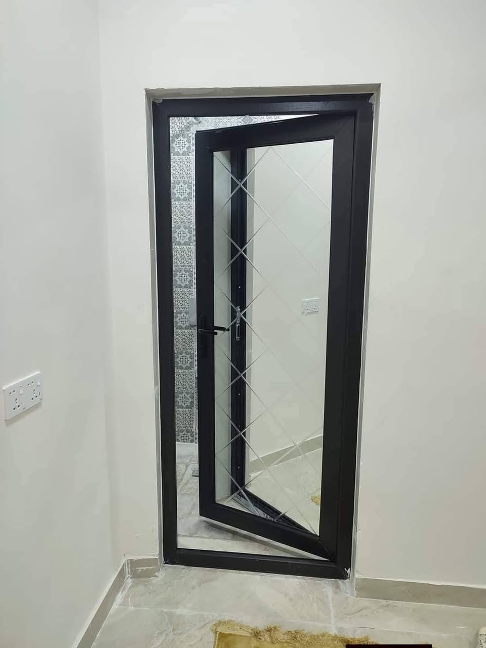 ✨ أوردو 2 للأبواب التركية | فخامة تبدأ من باب بيتك ✨

🚪 أسعار تبدأ من 170,000 دينار فقط للباب الكامل!

مو مجرد باب… اختيار يضيف لبيتك أناقة، أمان وجودة تدوم.
🇹🇷 أبواب تركية بتصاميم راقية وتشطيبات تليق بأجمل البيوت.

✅ السعر يشمل النقل + التركيب + الضمان
📍 داخل كربلاء – طويريج – بابل

🔥 متوفر لدينا:
• أبواب داخلية وخارجية «قاصة»
• أبواب حمامات وشبابيك PVC
• قواطع عصرية بين الصالة والاستقبال
• محجر درج ومفرغات بأشكال مميزة

📍 العنوان: كربلاء – طويريج – أم الهوى
مجاور مركز شرطة الأحياء

📞 ***********
📞 ***********

💎 أوردو 2… لأن باب بيتك أول عنوان للفخامة.
