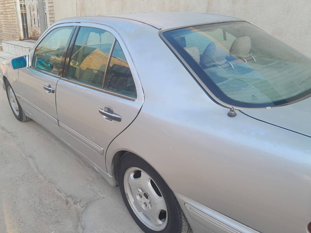#للبيع
سياره مارسدس ام عيون موديل 96 محرك محور VVT سياره الصبغ جارد و السنويه صارله شهر من ساقطه و سياره بأسمي 
سعر السياره 60 بيها مجال قليل السياره موجوده بالعماره 
***********
