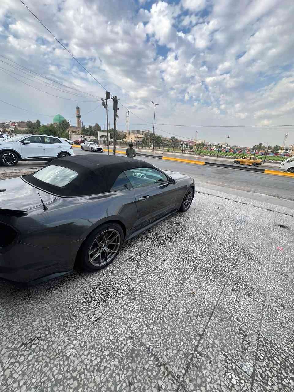 سلام عليكم
🚘 للبيع موستنك EcoBoost موديل 2017

🔹 الممشى: 125,000 
🔹 وارد أمريكا
🔹 كشف كامل
🔹 كشنات كهرباء + تبريد + تدفئة
🔹 شاشة كبيرة تدعم Apple CarPlay
🔹 السيارة عليها صدر جديد
🔹 الضربة  باب + جاملغ خلفي جهة الصدر
🔹 صبغ حزام على إيدي
🔹 متوفر تصوير للسيارة قبل الصبغ وبعده
🔹 السيارة على إيدي وجاهزة، وما بيها نقص

💰 السعر: 107$ 
💵 يوجد مجال بسيط للمشتري الجاد.

📍 المكان: بغداد – السيدية
📞 ***********
