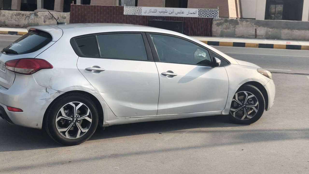 مكينة ٢٠٠٠ جي دي اي
محرك وكير طك الكارتون 
فول تحكم ستيرن 
قطعتين تبريد 
حداديه كارتون 
باتري جديد 
تخم تاير جديد
منظومة مي جديده
منظومة بانزين جديده
ادامة كامله بلكات مجاول جويتر 
اضافات 
مروحة تبريد اضافيه
زنون عالي 
داش كام 
سياره متصرف عليها ربع 
بيها بمريكا دعاميه اماميه فقط 
وبالعراق بارد الجاملغ الخلفي وتبديل باب خلف السائق 
قفل 85 
*********** ناصرية مركز
