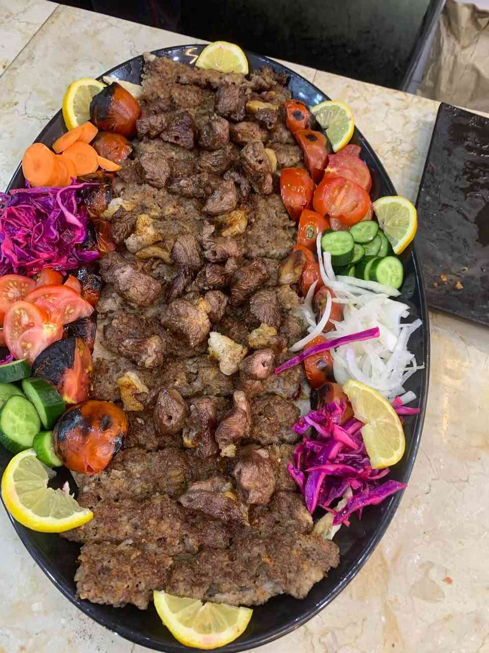 @إشارة. 
قصابه ومشويات
الحمداني  
العنوان كورنيش
الحويجه رقم الحجز 
***********
