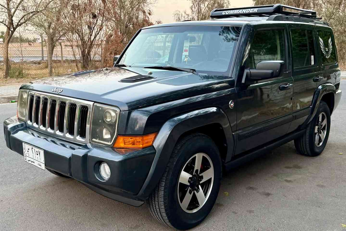 السلام عليكم جيب كومندر ٢٠٠٧ سياره جديده لوك مرشوشه كلير عام للجماليه بدون دواخل ماشيه ١٥٥ الف ٧ راكب  محرك ٦ سلندر تبريد ٣ قطع شاشه اعطال كروز سرعه تحكم كشنات كهرباء 
   السعر ٨٤ 
المكان بغداد:  ***********

