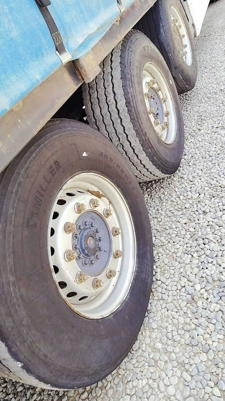 سلام عليكم عربانه كرون منفيز نظيفه جاهزه صنكل رفاع بلادي السعر تصل ***********
