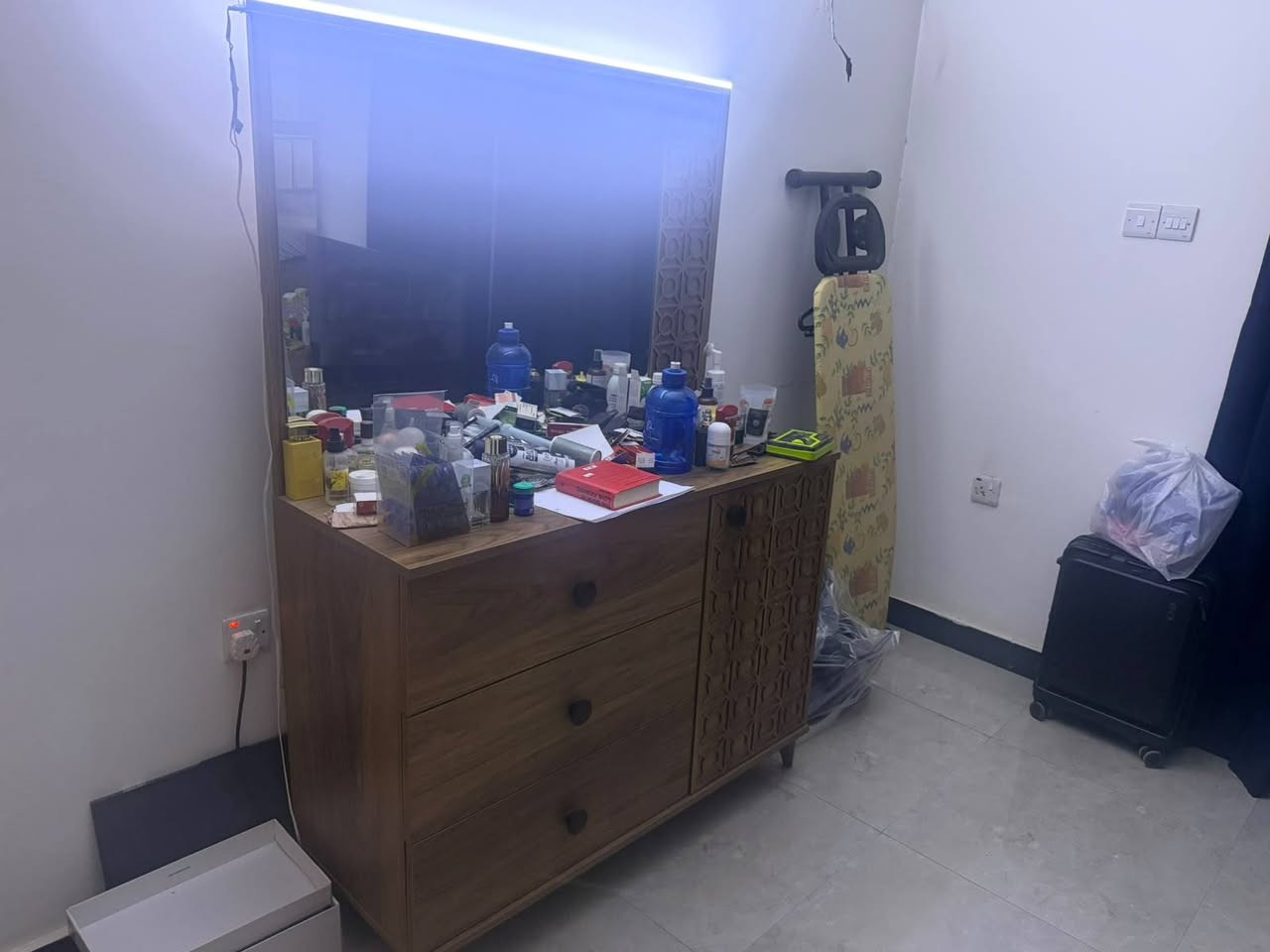 غرفة نوم تركية • نظيفه • مستعمل نفر واحد