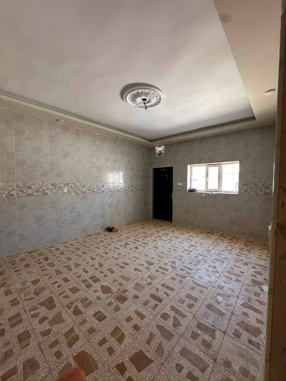 دار للايجار (مجمع اليرموك )
مساحة 250 متر  

3 غرف نوم + مجاميع صحيه + مطبخ + ستقيال 

كراج + حديقه 

ايجار 400 قفل 

؛ الاستفسار  اتصال ع 

***********
