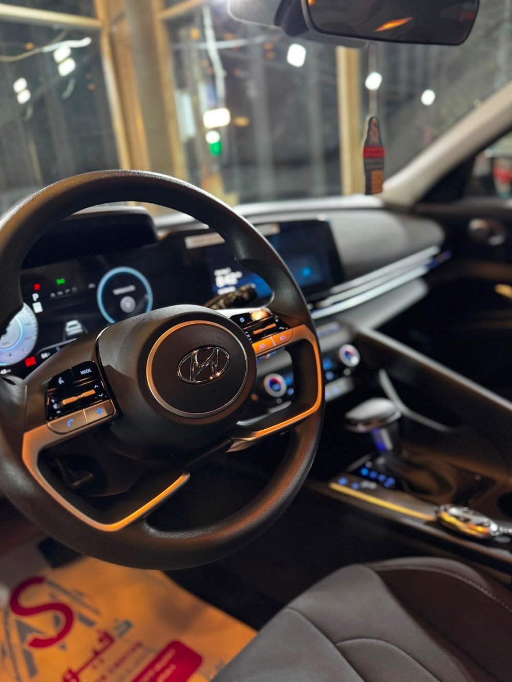 السلام عليكم 🌹مرقمه كامله بيها رقم 

2024 HYUNDAI ELANTRA SEL 🇺🇸

🛣️ الماشية: 13 ألف ميل

المواصفات:
✅ محرك 2.0 لتر (4 سلندر)
✅ جير أوتوماتيك
✅ تشغيل بصمة
✅ دخول ذكي
✅ شاشة كبيرة
✅ Apple CarPlay & Android Auto
✅ كامرة خلفية
✅ حساسات خلفية
✅ مثبت سرعة
✅ تحكم كامل بالستيرن
✅ رادار أمامي
✅ نظام الحفاظ على المسار
✅ تحذير النقطة العمياء
✅ تحذير حركة المرور الخلفية
✅ إضاءة LED
✅ جنوط ألمنيوم
✅ مرايا كهربائية
✅ بلوتوث وUSB

✔️ بدون شاصي
✔️ بدون لغد

✔️ الإيرباكات، الستيرن، الدشبول، والطاكات 

الحادث بأمريكا: جاملغ باردوبنيد نفسه معدل على كد شبر كلير فقط.

ملاحظة: بها طخة خفيفة من دراجة داخل العراق، كما موضحة بالصور، ولم يتم تصليحها.

📍 بغداد – اليرموك

📞 ***********