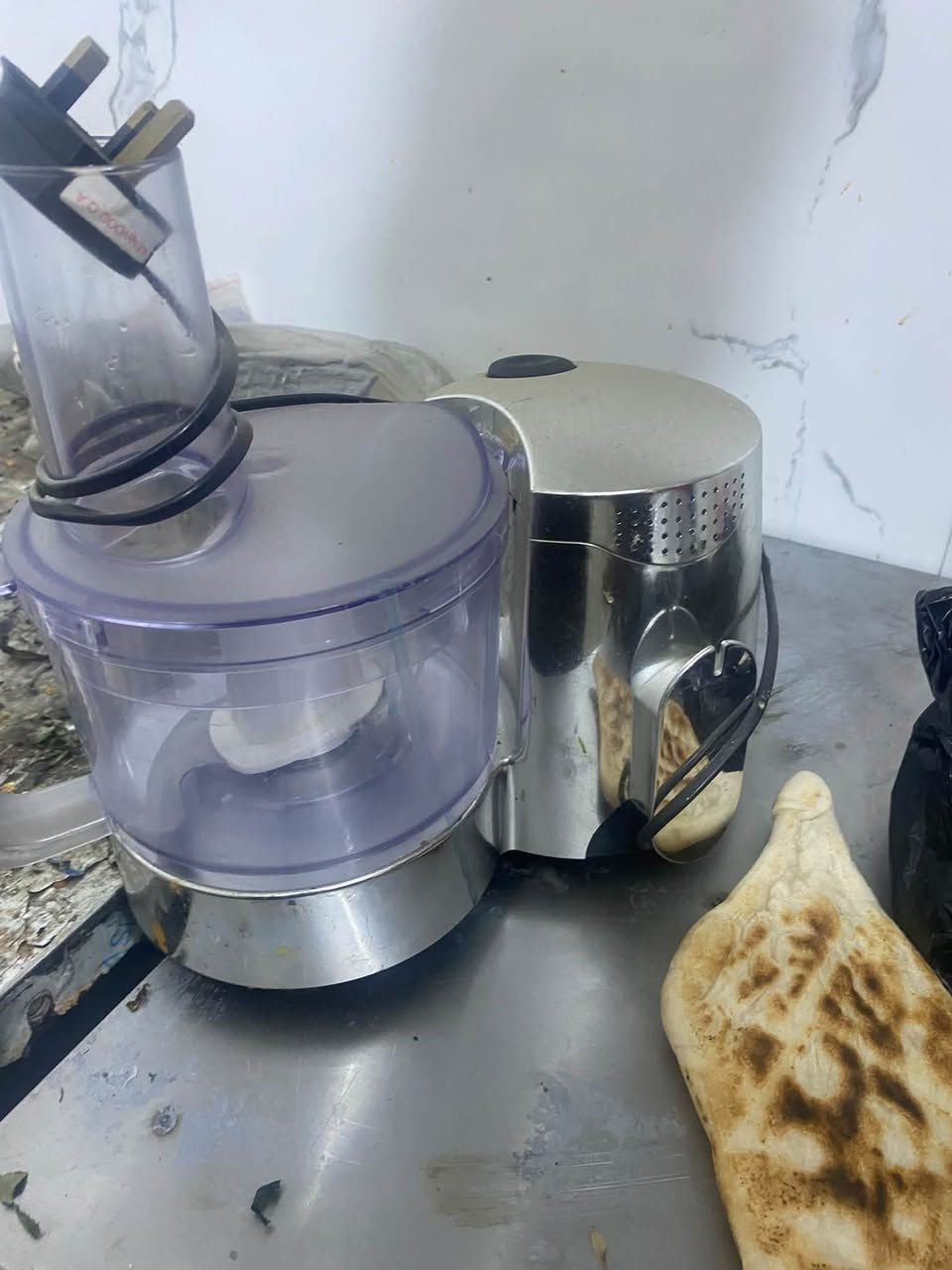 خلاط صلصات للبيع المكان بغداد
***********

