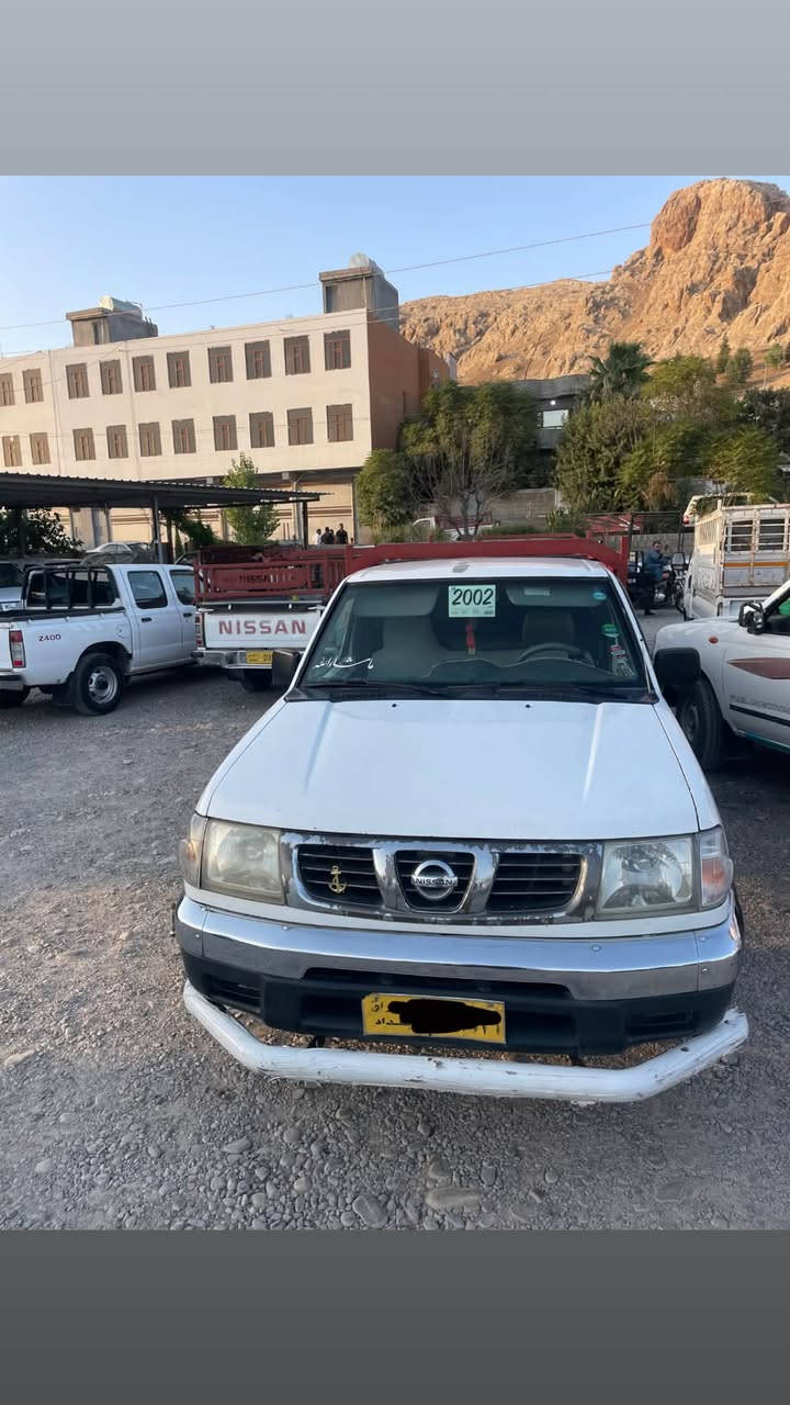 نیسان تاک
٢٠٠٢زیت 
کابلیتەر 
هیجی پیوەنیە 
ئاڕمی بلاستیکی سلیمانی 
شوین هەڵبجەی تازە 
***********  
ئەدمین🌺
