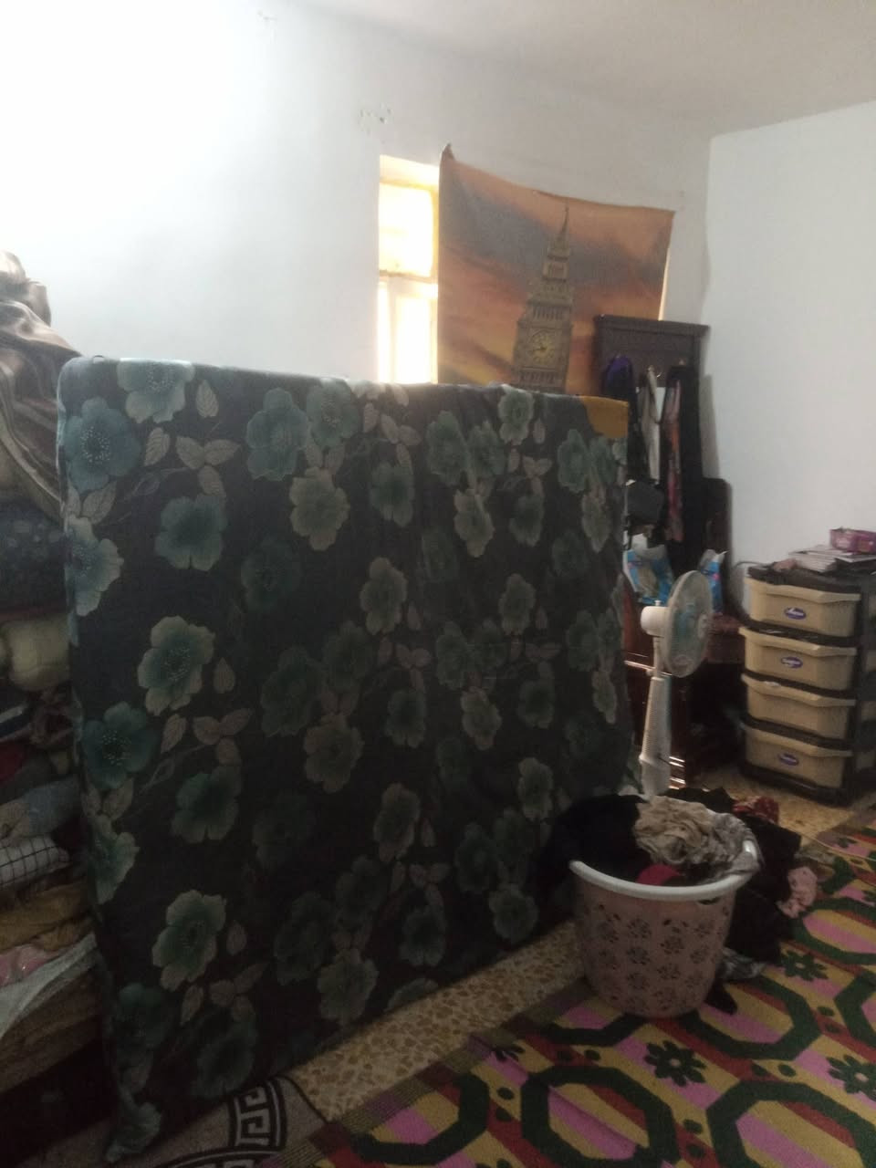 غراض كامله مال بيت للبيع بسعر مناسب 
قنينه غاز وثلاجه وكرسي وطباخ وافرش جديد دوشك 
تفاصيل واتساب فقط ***********
