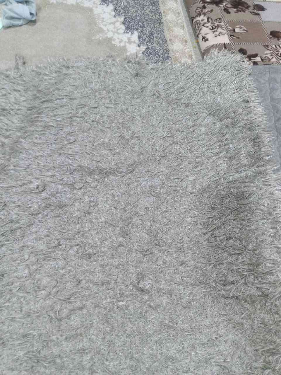 غراض البيع ومفرش مال ديوان رصاصي 2 كال واحد 6مترار مابيه عيب نضيف سعره على خاص وعلى هذا ***********

نص مكتوب في الصور:
- ٢ of ٦ Rodina Yashar ١٢ يناير، الساعة ٩:٤٢ م