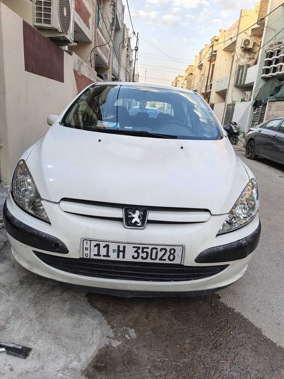 السلام عليكم
بيجو 307 موديل ٢٠٠٥ كاملة محرك ٢٢٠٠ تبريد شغال صدر جيد سيارة كاملة مال بيت وسنوية بأسمي تحويل ثاني يوم 

مكاني بغداد الدورة السعر 47 وبيها مجال بسيط 
***********
