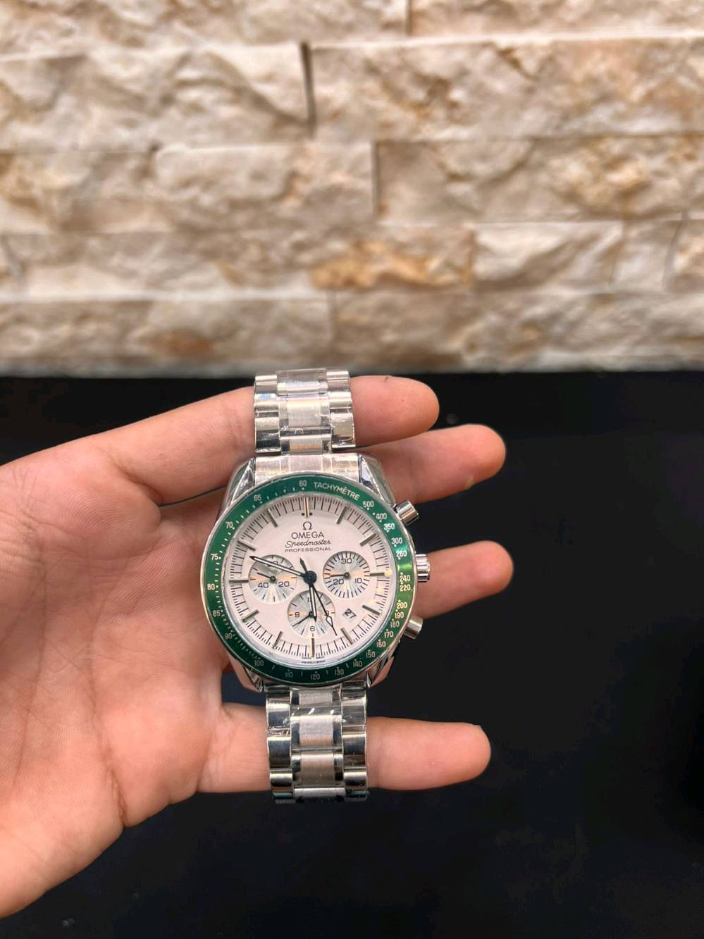⌚✨ أناقة الوقت تبدأ من هنا ✨⌚

🔥 ساعات راقية بتصاميم عصرية وفخمة
💎 جودة وأناقة تليق بكل مناسبة
🎁 اختيار مثالي إلك أو هدية لشخص تحبه

📦 توصيل لجميع أنحاء العراق 🇮🇶
💰 أسعار مناسبة ومنافسة
📲 للطلب والاستفسار واتساب: ***********

✨ لا تخلي الوقت يمشي بدون أناقة…
⌚ اختار ساعتك وخلي حضورك يحچي عنك 🖤

━━━━━━━━━━━━
👑 الجود لبيع الساعات
⌚ وقتك… يستاهل الفخامة ✨