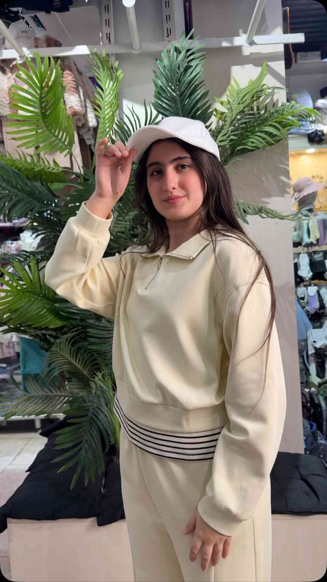 تراك نسائي • فري سايز • ستايل رياضي