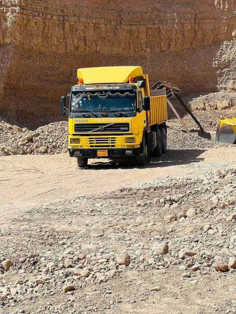 للبيع فالفو قلاب fm380 سنويه جديد حصه كاز بسمي مكفوله ***********

نص مكتوب في الصور:
- www.TruckStore.com