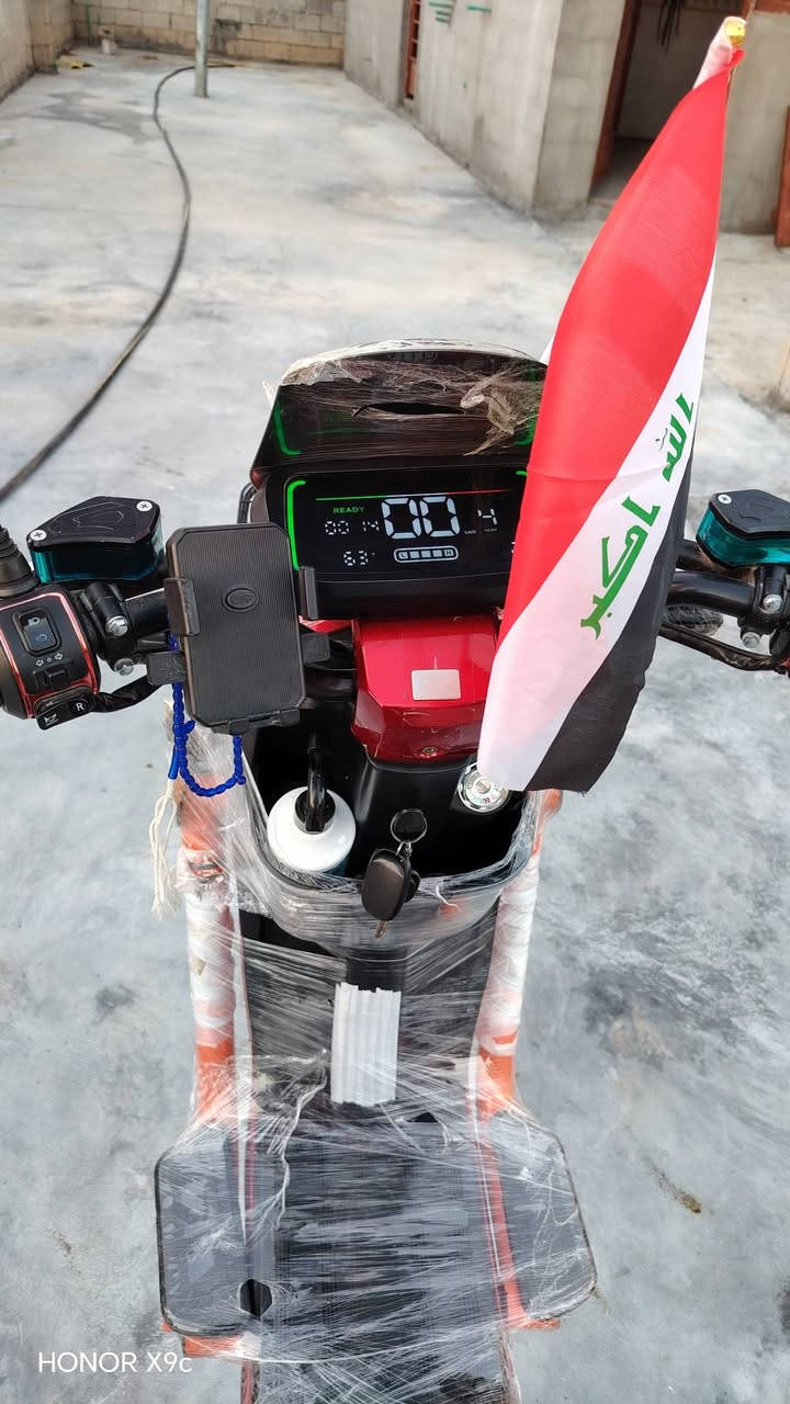سلام عليكم موطور شحن H900 للبيع نضافه 100 ما مستعمل هويه نضيف كلشي شغال سويجين وبصمتين السعر 650 وبي مجال الي يشتري يجي علا هاذه الرقم *********** حته لو مراوس بستوته موطور بانزين ماكو اي شكال

