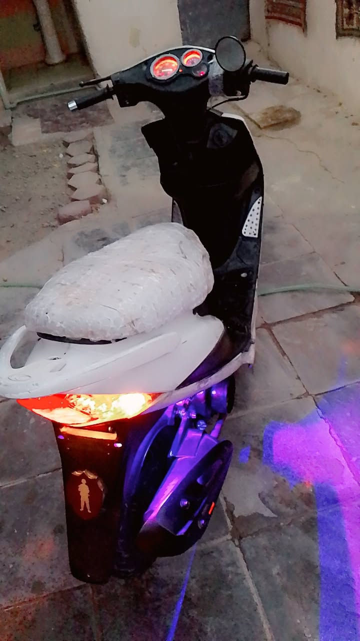بسلام عليكم دراجه كامكو جي ار دراجه نكره سلف كهربائيات وكلش ما بيه نقص الدرجه مفتوحه بسستم كله بلاد مكاني ناصريه مركز لحد يراسل اذا مو شراي لن تعبت من الوعود الكاذبه سعر خاص للشراي بيه مجال *********** واتساب فيس متواجد
