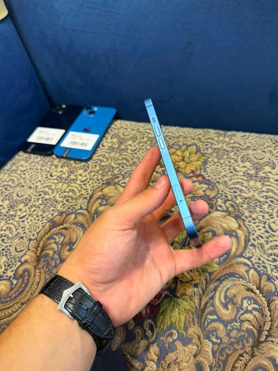 ايفون 13 عادي 
ذاكره 128 
بطاريه 92
دبل خط 2️⃣
جهاز بلادي وتر ضمان 10 ايام 
السعر 430 🔥مع هديه كفر ولاسق مجاني 
هاتف ***********
*********** زيد الكبيسي
