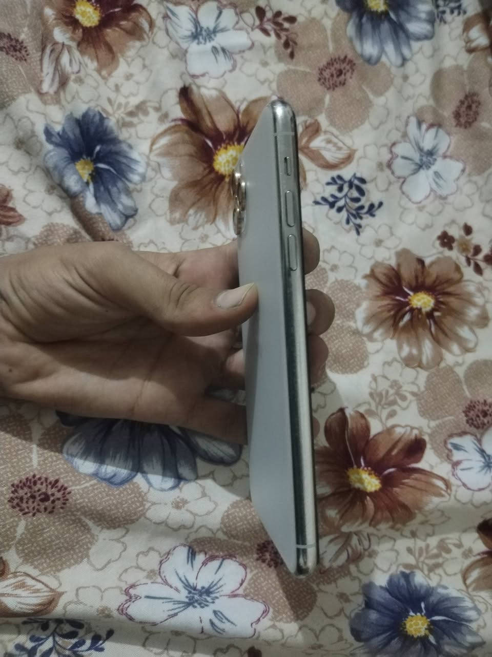 ايفون 11 برو ماكس
بطاريه بلاد 74
شاشه الاصليه
جهاز وتر ع وضع الشركه
جهاز نضيف كلش فقط البورتريه مالته مرات اشكل يصير بيه اهتزاز سبب وكعه خفيفه مكاني النجف الاشرف السعر 300 وبي مجال علق واني اراسلك او واتساب ***********
