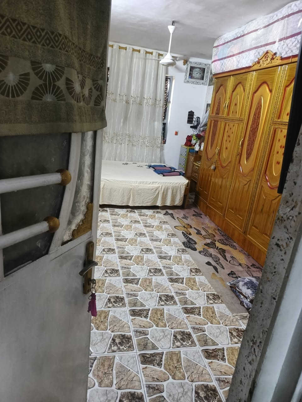 بيت للبيع مساحة ٨٤ م
غرفتين واستقبال بناء حديث
جبهه اربعه له ربع 
سعر ٨٥ 
حي اور الشيشان يم سوك الصبح
طابو صرف زراعي
هاتف ***********

