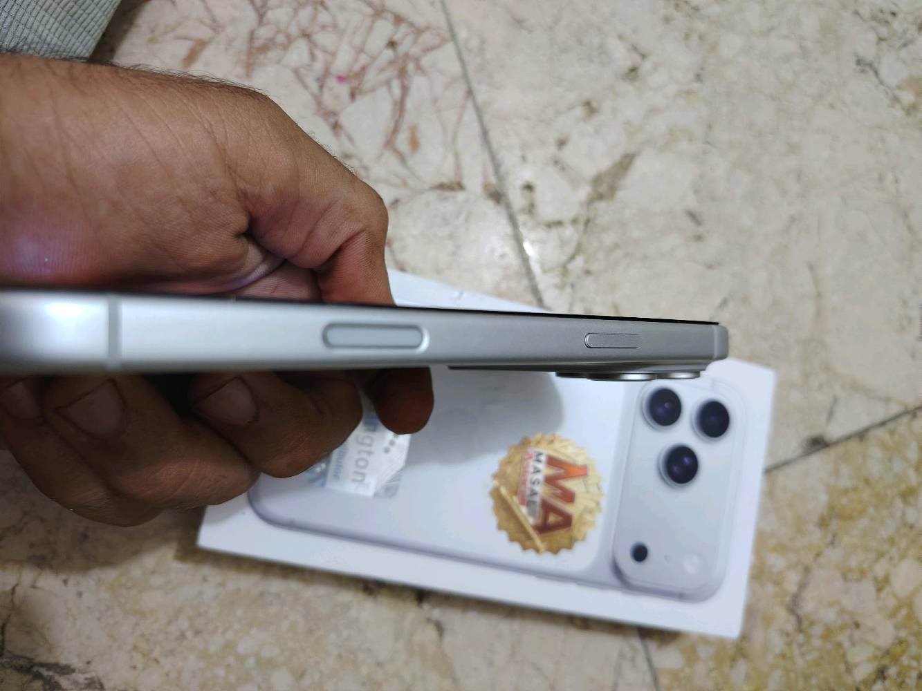 آيفون ١٧ برو ماكس • بطارية ١٠٠ • سلفر