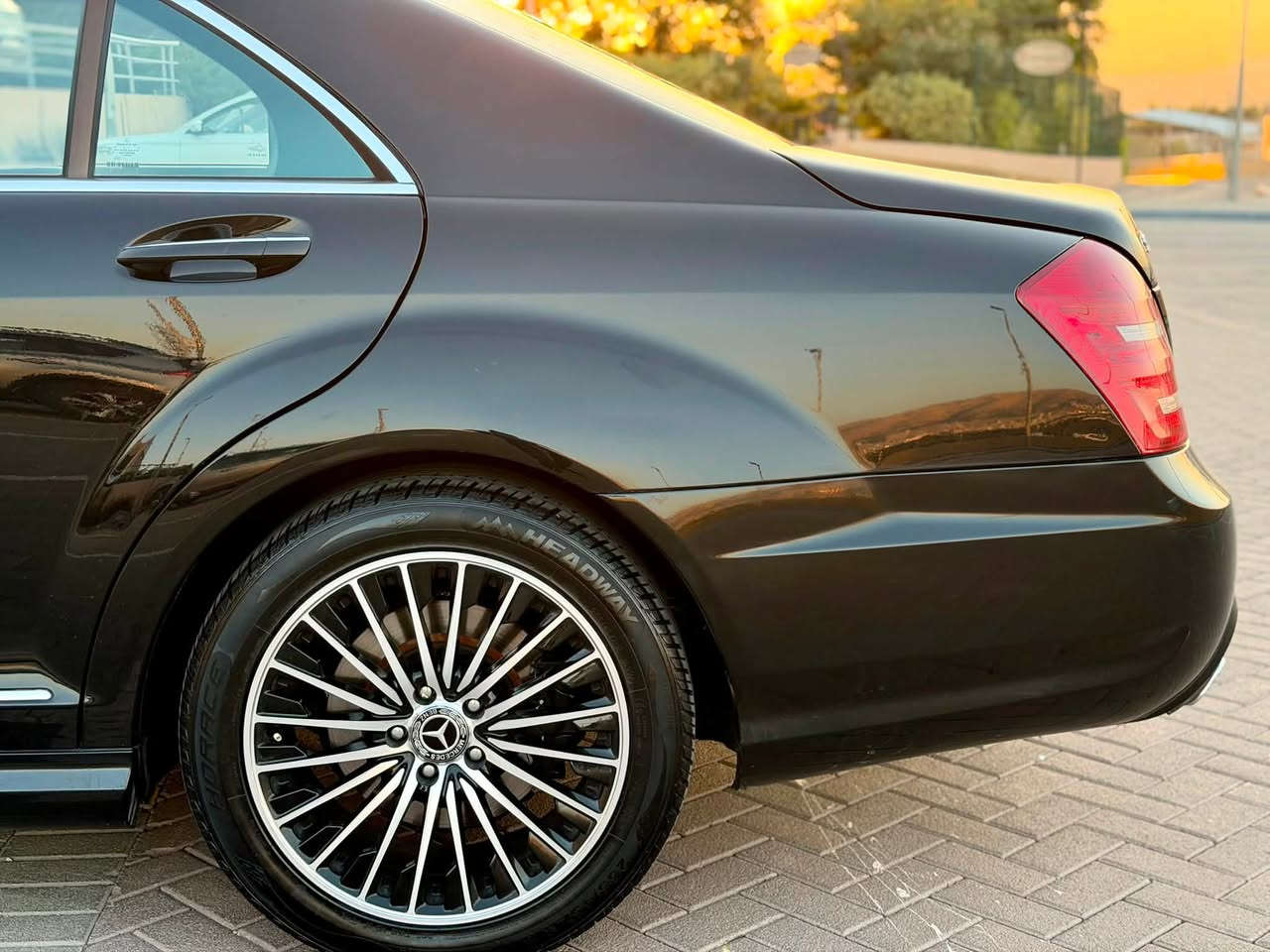 السلام عليكم
مارسيدس S500 خليجيه فول الفول
 اصل 2010 
رقم سليمانيه بأسمي 
هزه جديده رقم جديد
موصفات معروفه 500  
لارج 
دبل جام 
داخل عسلي بالكامل 
تبريد 3 قطع 
دبل ماوس أبواب وصندوك شفط 
جنطه كهرباء
تخم تاير عليها جديد
صدر خلفي امامي جديد 
بلوتوث 
لايت ويا الستيرن يفتر 
كأمره خلفيه بلاديه 
مري شفط وقلاب 
بانوراما 
سياره جديده بمعنى الكلمة 
صبغ دعاميات فقط 
كشنات خلفيه أماميه تدفئه وتبريد 
فول الفول مواصفاتها 

مكاني سليماني

السعر (203) وبيها مجال جدا بسيط
***********
